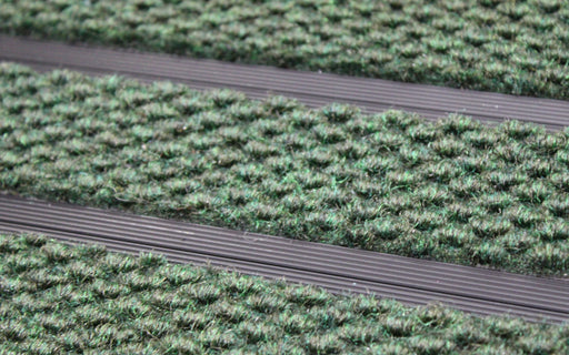 Close up image of American Green Superguard inserts in Black ARCHIMAT aluminium architectural matting