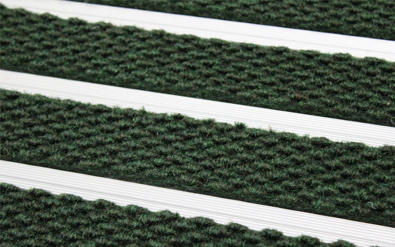 Close up image of American Green Superguard inserts in Silver ARCHIMAT aluminium architectural matting