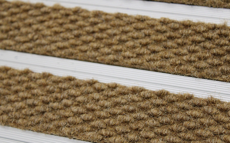 Close up image of Camel Superguard inserts in Silver ARCHIMAT aluminium architectural matting