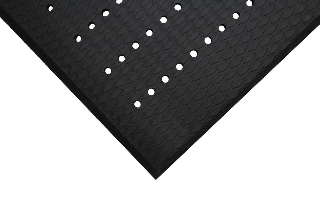 Corner image of the cushion max mat with holes that has bevelled edges to prevent slips.