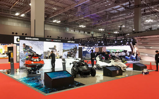 Insitu image of the promodek used at an expo booth to display products.