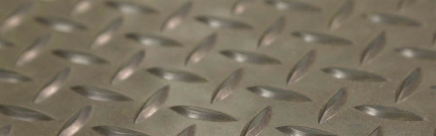 Heavy duty diamond plate rubber matting